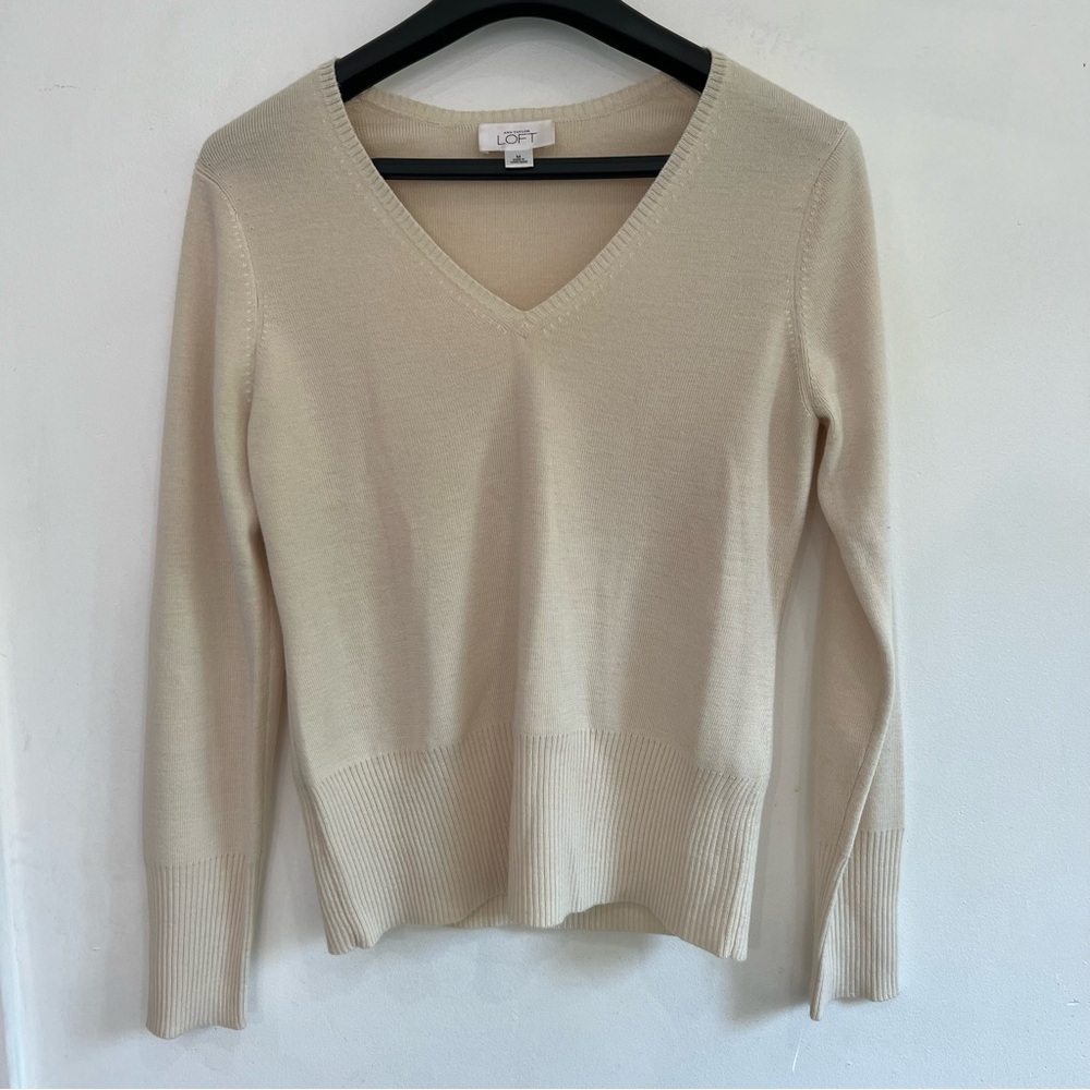 Loft V-neck long sleeve Wool&Cashmere sweater beige size M